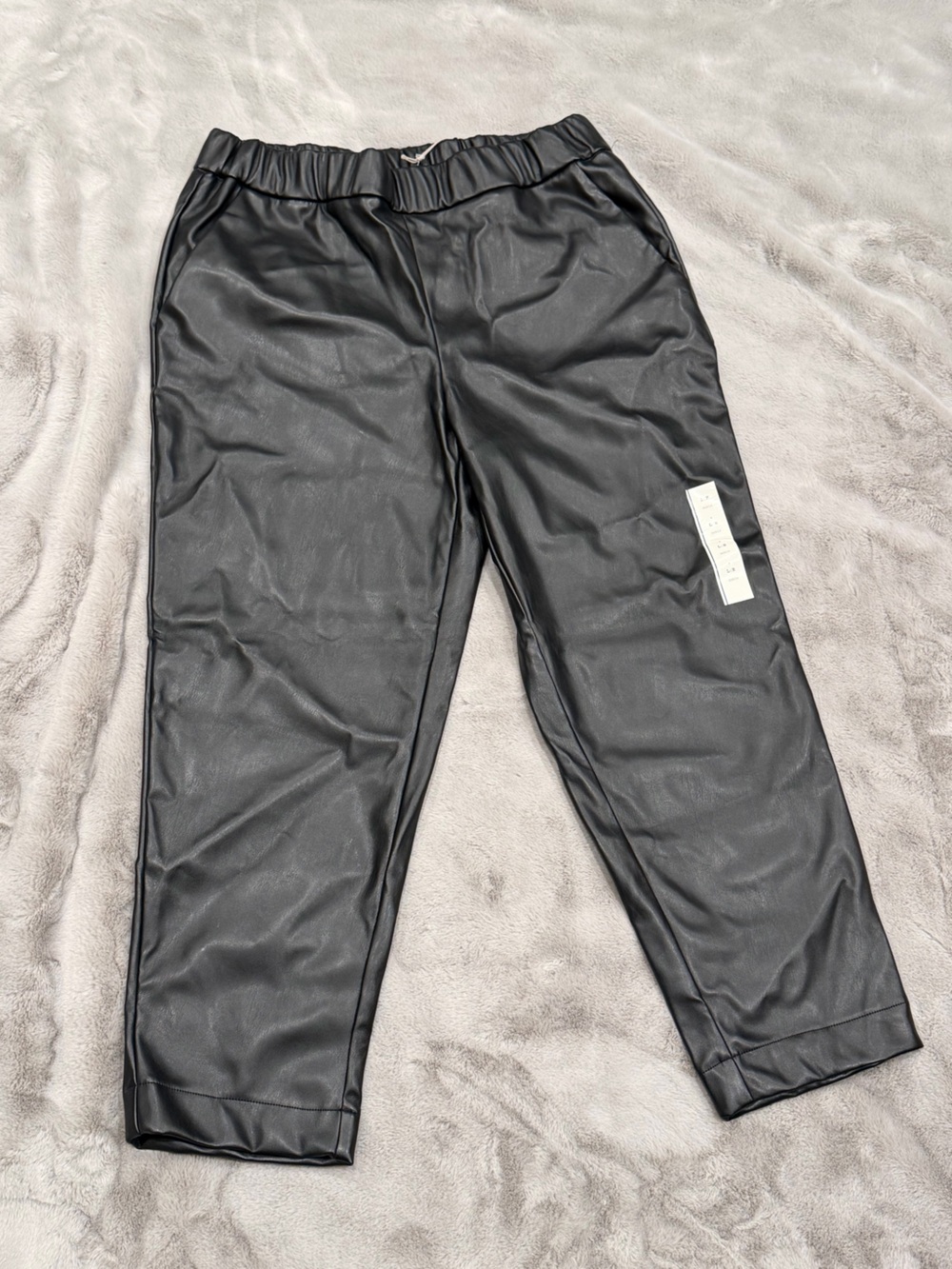 A New Day Black Faux Leather Ankle Pants Size Large NWT